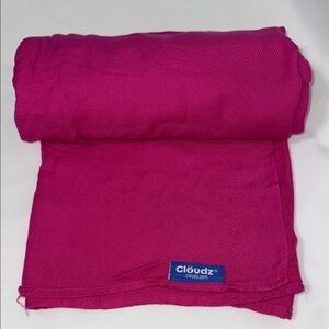 Cloudz Fushia Travel Blanket